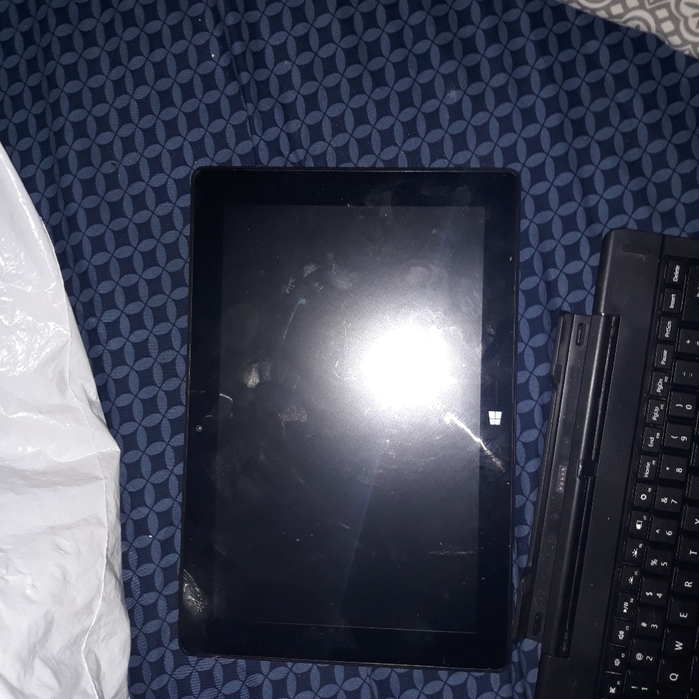 Smartab STW1050 10.1" 2 In1 Windows Tablet - Picture 3 of 6
